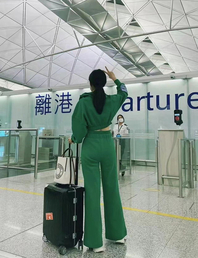 王石的老婆田朴珺身材有多好，蜂腰翘臀太吸睛