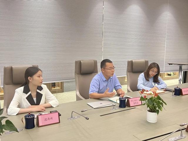 律师职业介绍，律师职业介绍视频（上海工商外国语职业学院新媒体与文法学院张磊院长一行到访）