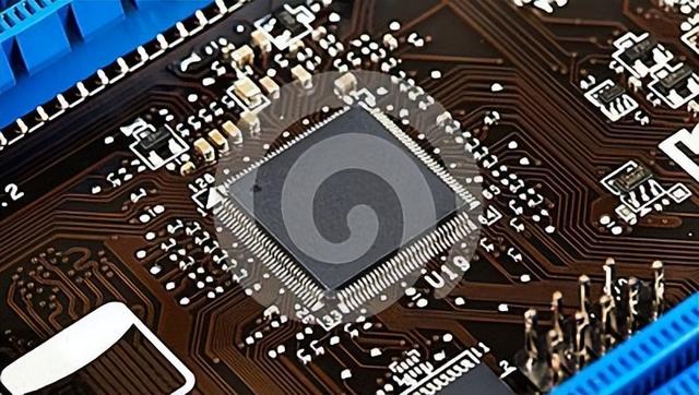 中国第一台电脑，中国第一台电子管计算机诞生于哪一年（从史上第一台计算机到悦多云电脑）