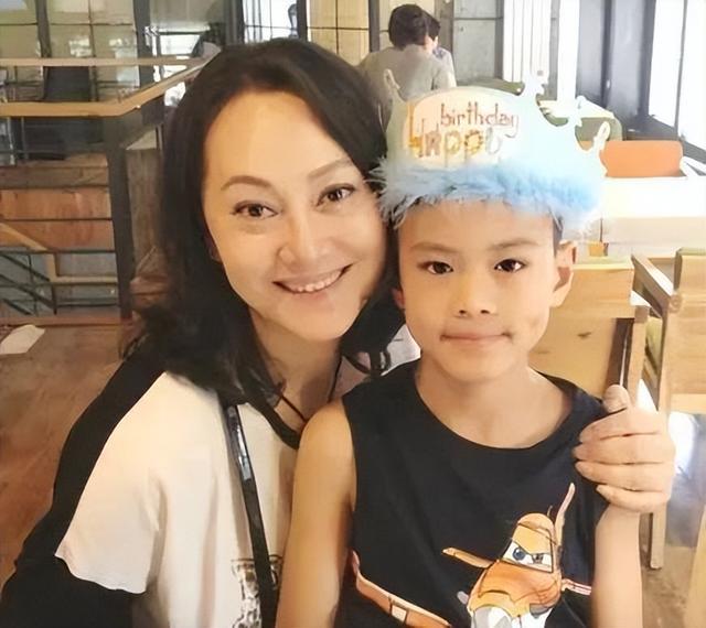 蔡程(宋佳老公),宋佳的现任老公蔡程年龄(一个事业爱情双丰收)