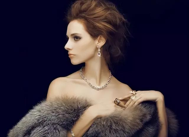 如何正确戴手表，手表应该怎么戴（：手表戴左手还是右手）