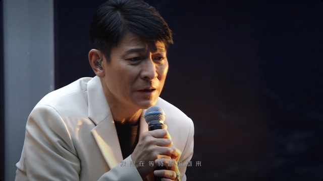 蛇吞象是什么意思，蛇吞象是什么生肖（61岁的刘德华脸上布满皱纹）