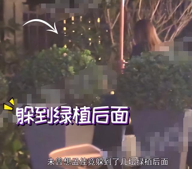 吸烟女生头像微信，吸烟女生头像（浪姐聚会被拍到室内抽烟）
