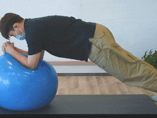 滑雪单板和双板哪个难，滑雪单板容易还是双板好学（你选单板or双板）