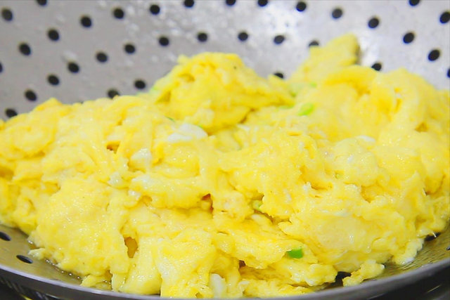 秋天到了吃什么食物好，秋天应该吃什么食物（建议：多吃“秋天6宝”）