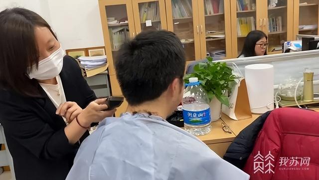 江苏省扬中高级中学，2020江苏省扬中高级中学高考喜报成绩、本科一本上线人数情况（江苏省多地高三学子开启住校模式）