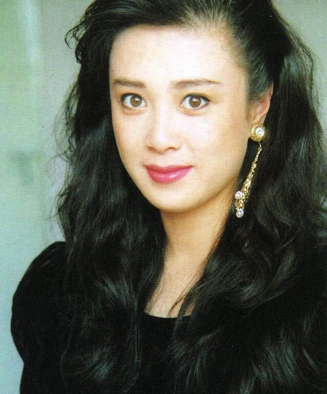 最美妲己傅艺伟为何自甘堕落，从“最美妲己”到“阶下囚”