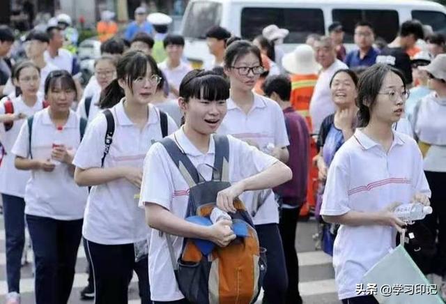 浙江中考多少分可以上高中，浙江中考多少分可以上高中普高（考生600分都要上职高）