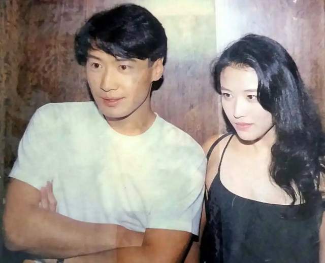 黎明女粉合照，流水的女神。盘点百搭天王黎明和美女们的合照。