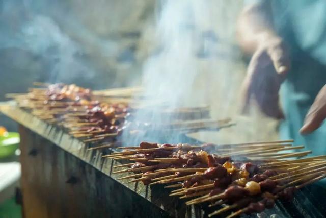 蒙古包帐篷价格，12米蒙古包价格（莱芜这三处绝美露营地）