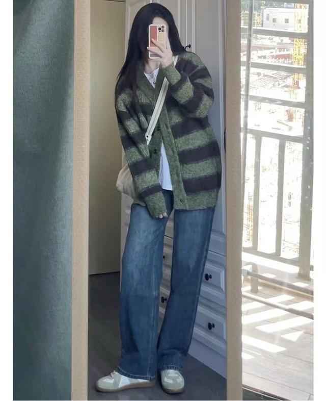 蓝色配什么颜色比较好看，天蓝色配什么颜色好看（蓝色搭配这6个颜色）