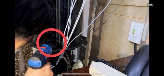 格力空调拆解的方法是怎样的,格力空调拆机步骤(格力i铂圆柱空调拆机