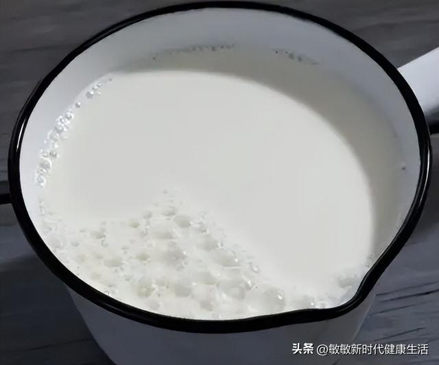牛奶食品做法，牛奶食品的做法（一杯牛奶壮大一个民族）