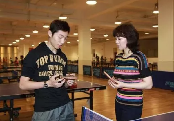 许昕个人资料，金牌背后有眼泪和坎坷（许昕个人资料简介及身高）