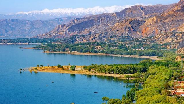 刘家峡旅游攻略，刘家峡旅游攻略三日游（刘家峡--平湖碧波惹人眼）