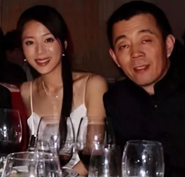 顾长卫张静初关系，曝蒋雯丽包养2名男大学生