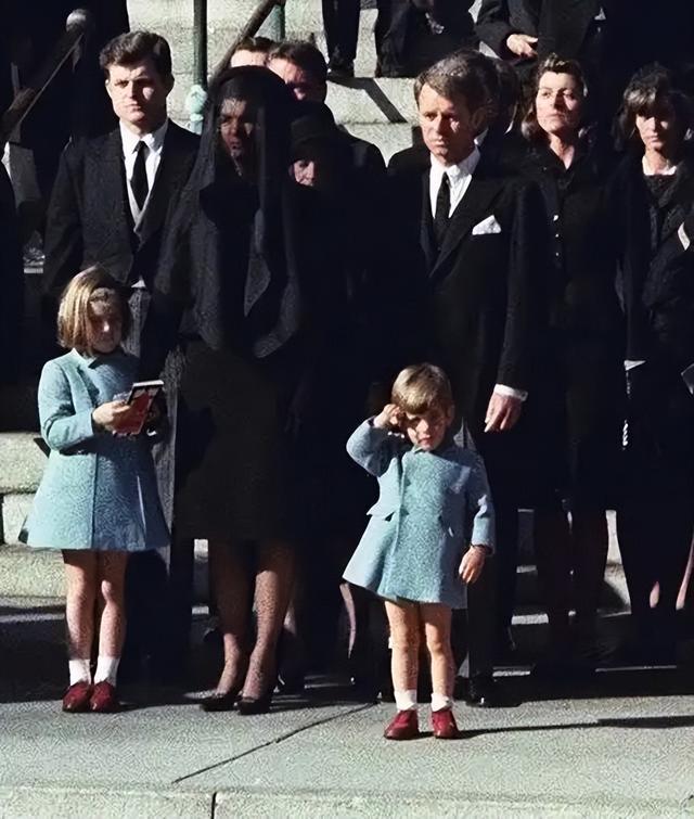 肯尼迪遇刺事件，肯尼迪遇刺事件揭秘（1969年肯尼迪刚与人开玩笑）