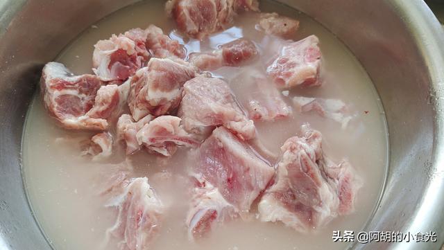 教你红枣花生排骨汤的做法优质，教你红枣花生排骨汤的做法优质视频（春天要喝“莲藕汤”）