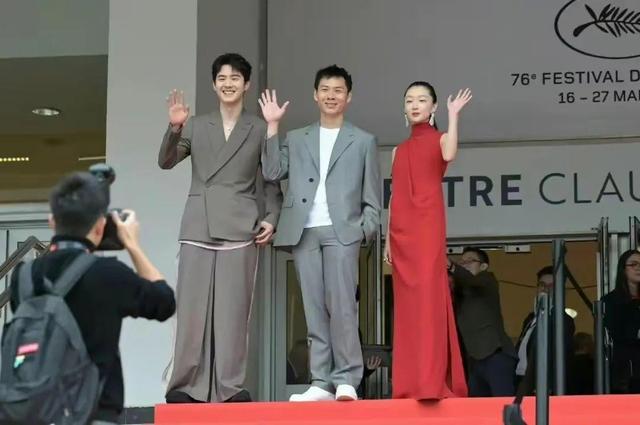 周冬雨多少岁了今年多大，32岁周冬雨被质疑面相变了