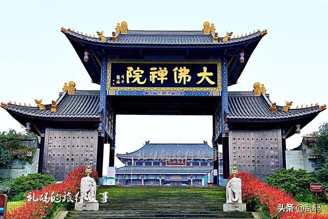 四川峨眉山在哪里许愿，峨眉山景区万年寺许愿（罕见乌木观音据说许愿很灵）