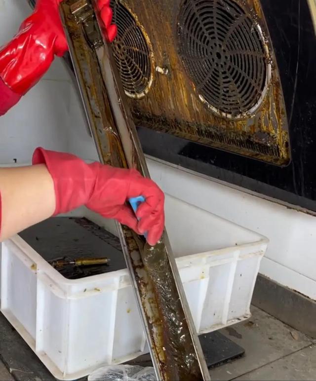 各种油烟机的拆洗图解，怎么拆解抽油烟机（1毛钱在家清洗抽油烟机）