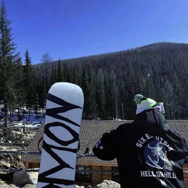 性感图片大全大图高清头像背影男，男生背影头像微信（男生背影头像高清图片大全）