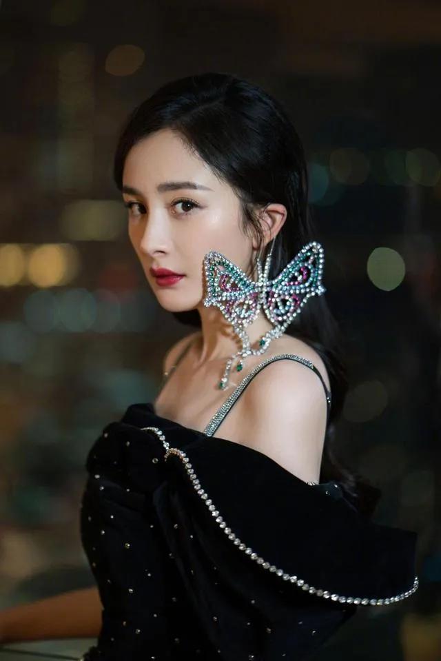 珍珠耳环的演员，珍珠耳环的演员列表（杨幂的烟头耳饰最为古怪）