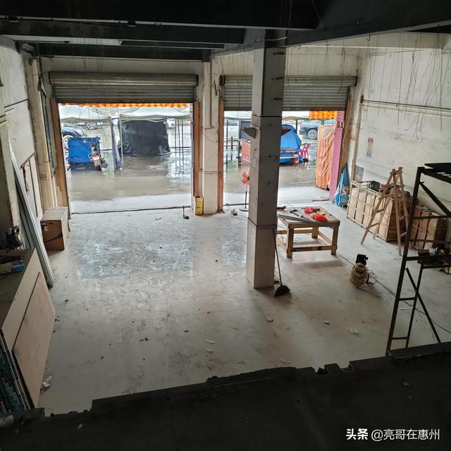 店铺转让费应该收多少，160平米店铺转让费9万
