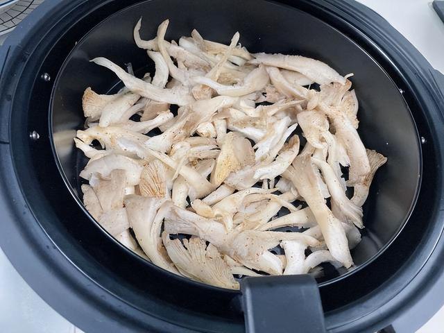 蘑菇有哪些，可以食用的蘑菇有哪些（秋季要多吃蘑菇）