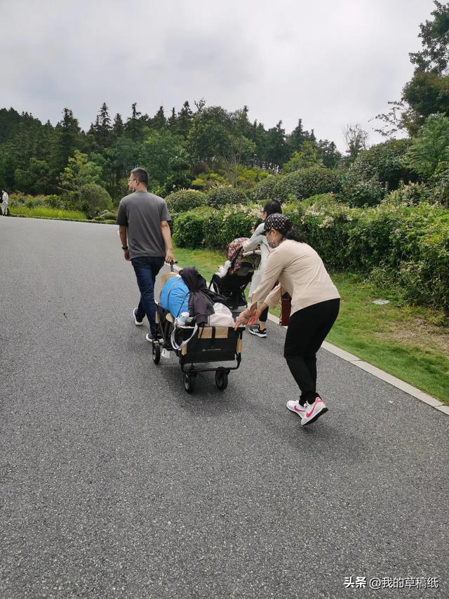 十一假期出游可畅玩银杏湖乐园，湖光山色风景迷人