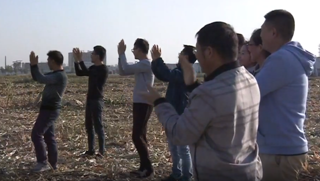 水火箭的工作原理是什么，水火箭的原理及制作方法（江苏大叔成功发明水火箭）