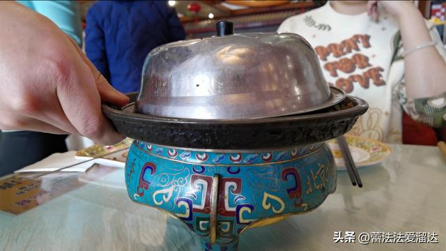 炙子烤肉为什么叫炙子，炙子烤肉百科（您来北京吃过炙子烤肉吗）