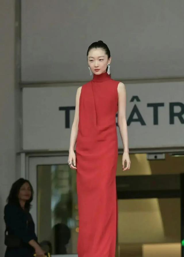 周冬雨多少岁了今年多大，32岁周冬雨被质疑面相变了