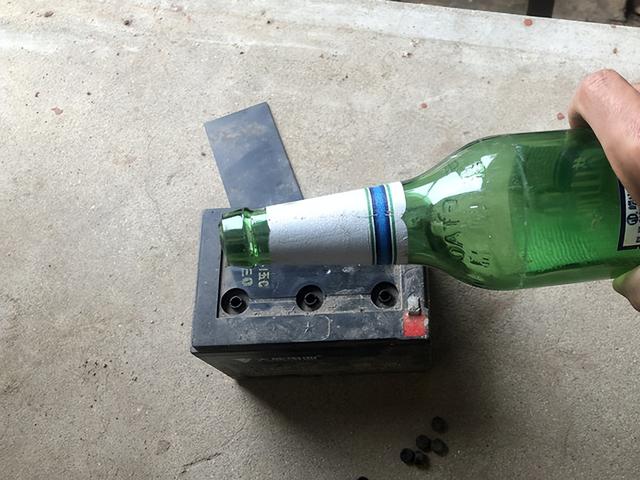 电动车电瓶亏电后如何修复，电动车电瓶亏电后如何修复充电（电动车蓄电池最常用的修复方法）