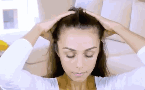 荷荷巴油的功效与作用，荷荷巴油的功效与作用是什么（8种单方精油教你如何应对各种发质的养护问题）