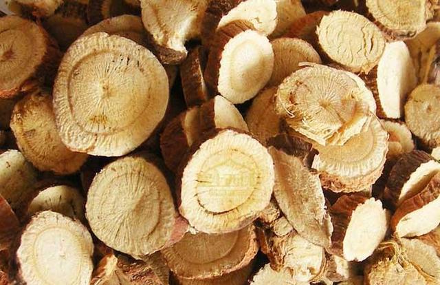 甜菜的别名是什么，甜菜是什么菜（是农村女人最爱的“美容草”）