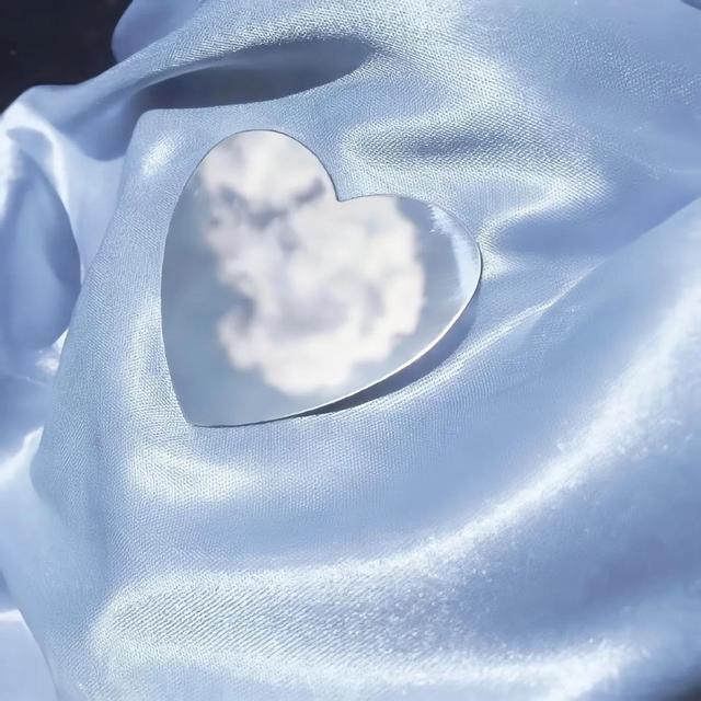 天蓝色背景图，林池染/天空意境背景图/天空是蔚蓝色，微信头像（蓝色温柔乡）