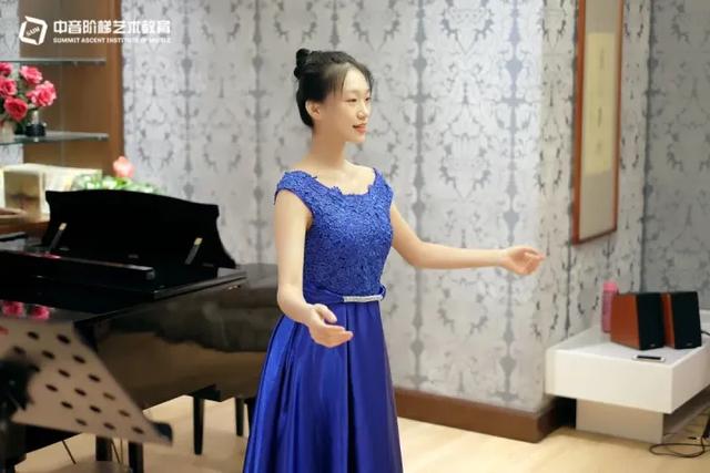 怎样才能把歌唱好，怎么样唱歌才能好听不跑调（声乐艺考怎样才算唱得好）