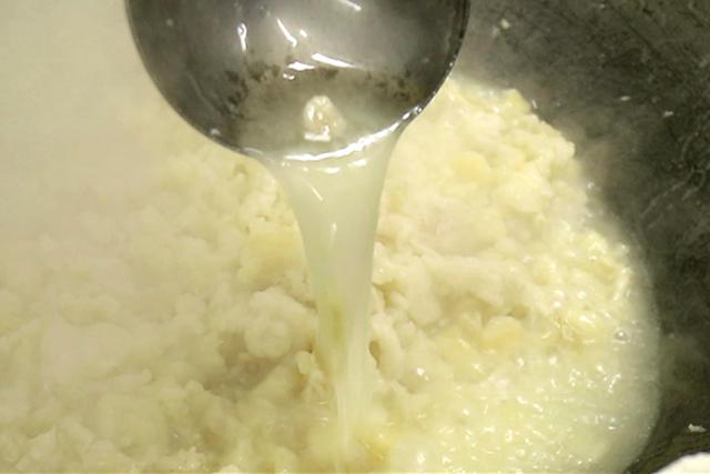 猪油有异味怎么去除，猪油有骚味怎么处理（猪油白净香浓没腥味）