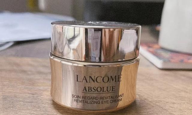 什么眼霜去皱效果好，真正可以去皱的眼霜（良心推荐这几款超火爆的抗老眼霜）