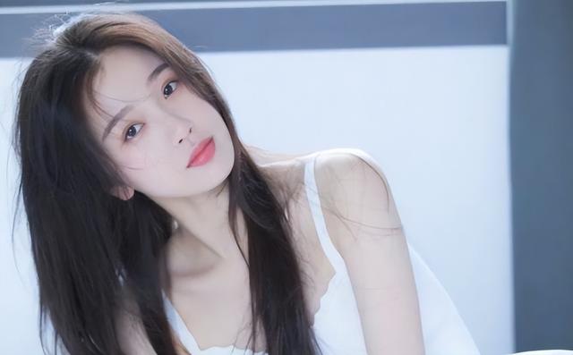 怎么打动一个女人的心，怎么能打动一个女人的心（如何利用真诚产生情愫呢）