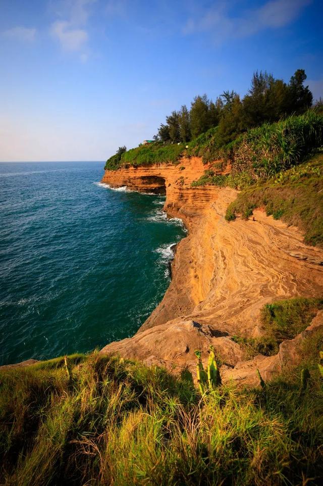 七八月份最适合旅游的地方，7-8月最适合旅游的地方（探索天地间的五光十色）