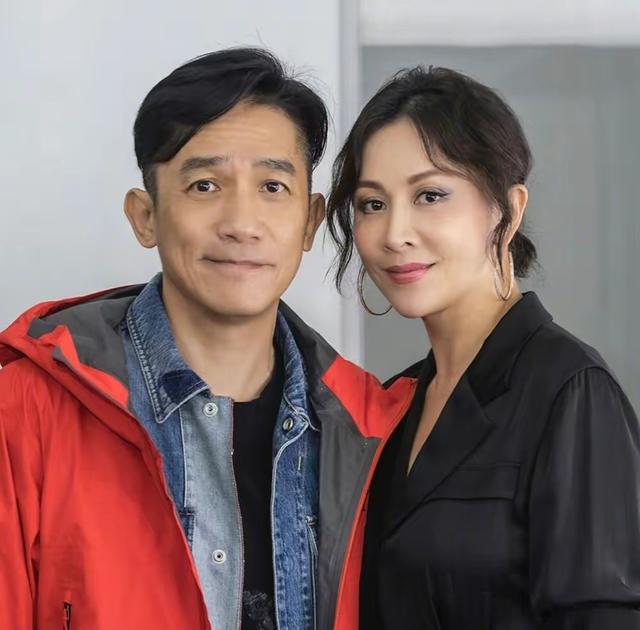 “排骨精”靠边站，丰腴美人才是真绝色，这10位女星美炸了