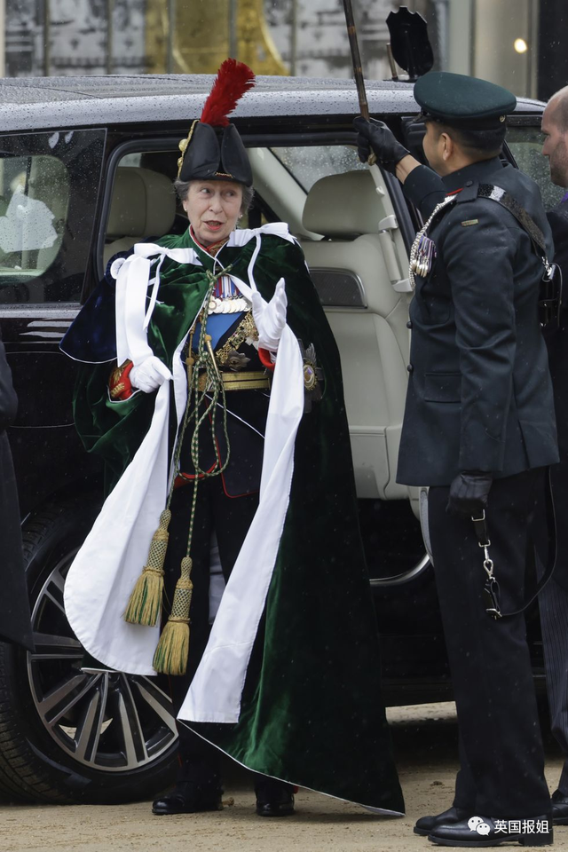英国现任国王是谁，英国新任国王查尔斯简介（“70年太子”终于加冕成英国国王）