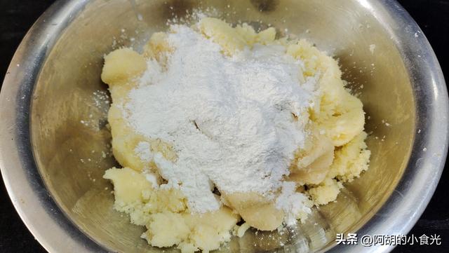 土豆包子馅怎么做好吃，土豆丝馅蒸包的做法（减肥者的“福音”）