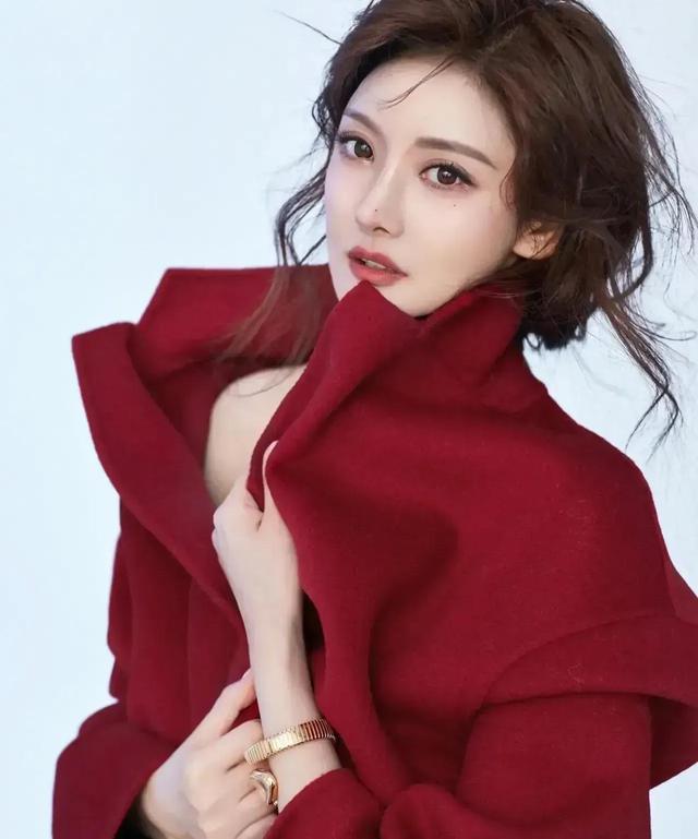 蚜虫靠吃什么为生，蚜虫吃植物的什么部位（菜地里的搬运工——蚂蚁）