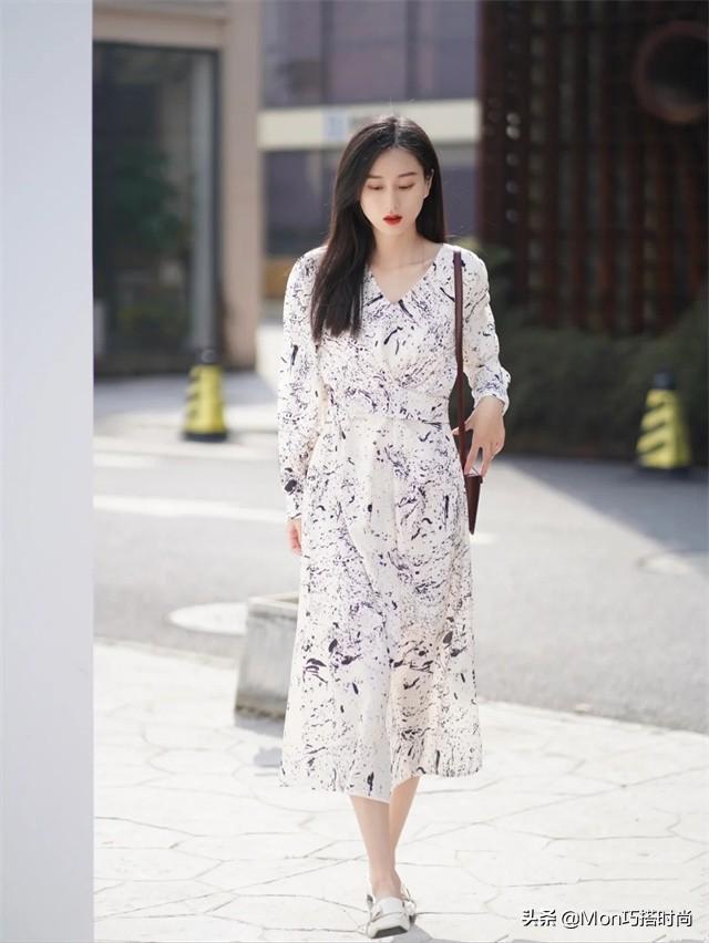 配裙子穿的鞋子，女生穿裙子配什么鞋比较好看（穿裙子还是最配“乐福鞋”）