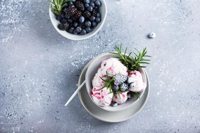 蓝莓的正确吃法，蓝莓怎么吃是正确的方法（蓝莓的吃法，蓝莓怎么做好吃）