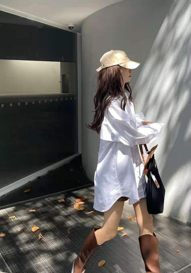 白衬衫配什么裤子,白色裤子搭配什么颜色衬衫好看(瞧这9组搭配模板)