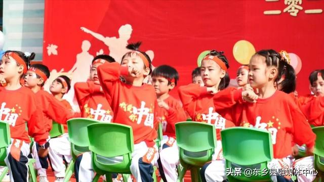 幼儿园毕业典礼蜕变之夜，童心向未来——东乡县二幼举行大班毕业典礼